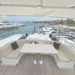Luxury Azimut Yacht Cancun