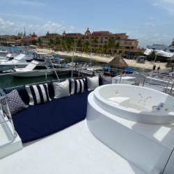 Private Azimut Charter Cancun