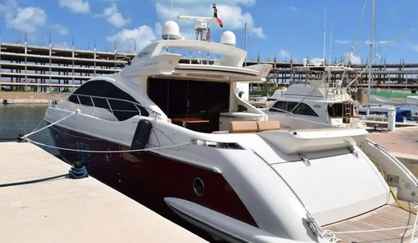 Azimut 68S Yacht Rental Cancun