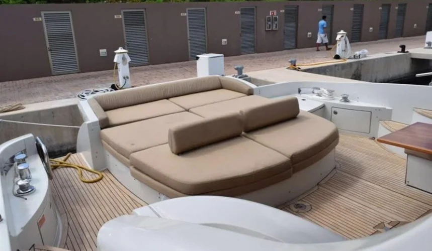Azimut 68S Yacht Rental Cancun