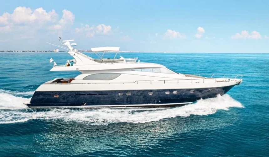 Luxury Ferretti 72 Yacht Rental Cancun