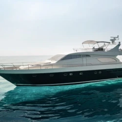 Luxury Ferretti 72 Yacht Rental Cancun