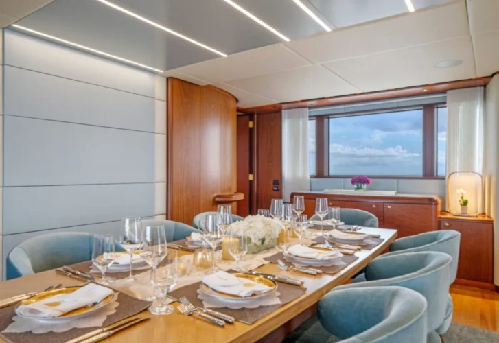 Luxury exterior view of LOHANKA Hakvoort yacht anchored in Exuma Bahamas