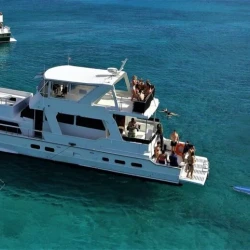 Luxury Hatteras 75ft Yacht Charter Cancun