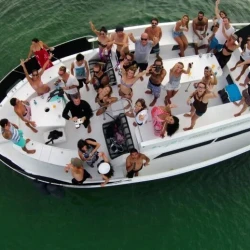 Luxury Hatteras 75ft Yacht Charter Cancun