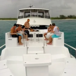 Luxury Hatteras 75ft Yacht Charter Cancun