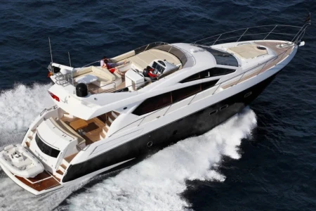 Luxury Manhattan 64ft Yacht Rental Cancun