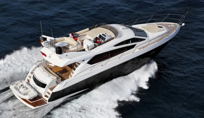 Luxury Manhattan 64ft Yacht Rental Cancun