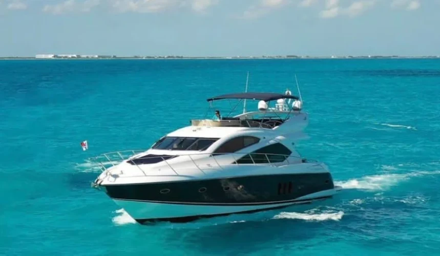 Luxury Manhattan 64ft Yacht Rental Cancun