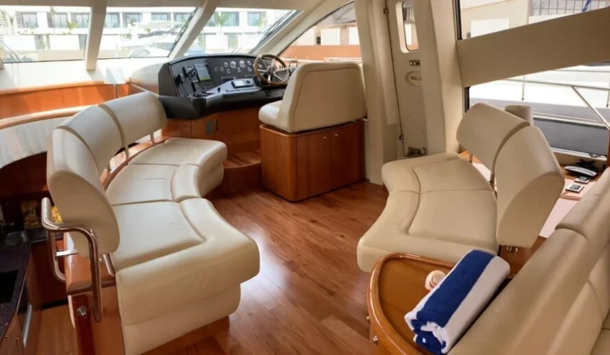 Luxury Manhattan 64ft Yacht Rental Cancun