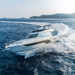Prestige 590 Fly Yacht Charter Cannes