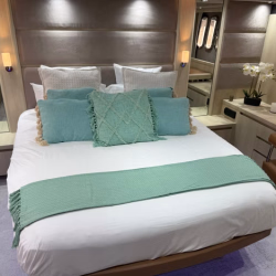 Luxury Princess V70 Yacht Charter Cannes