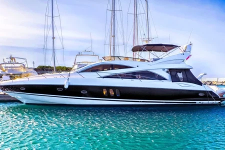 Luxury Sunseeker Manhattan 66 Yacht Charter Cancun