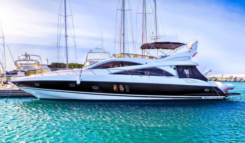Luxury Sunseeker Manhattan 66 Yacht Charter Cancun