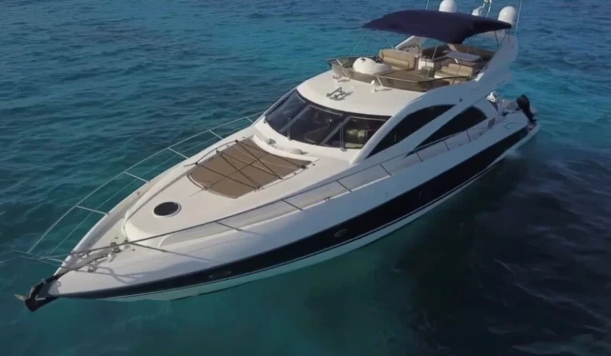 Luxury Sunseeker Manhattan 66 Yacht Charter Cancun