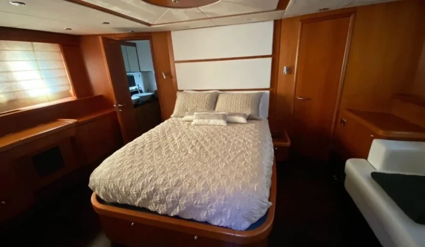 Luxury Sunseeker Manhattan 66 Yacht Charter Cancun