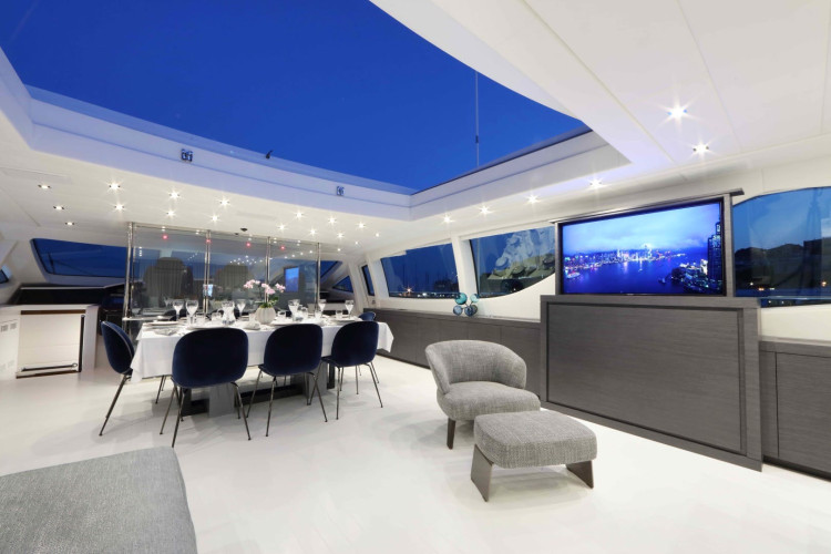 Veni Vidi Vici Mangusta Yacht Charter