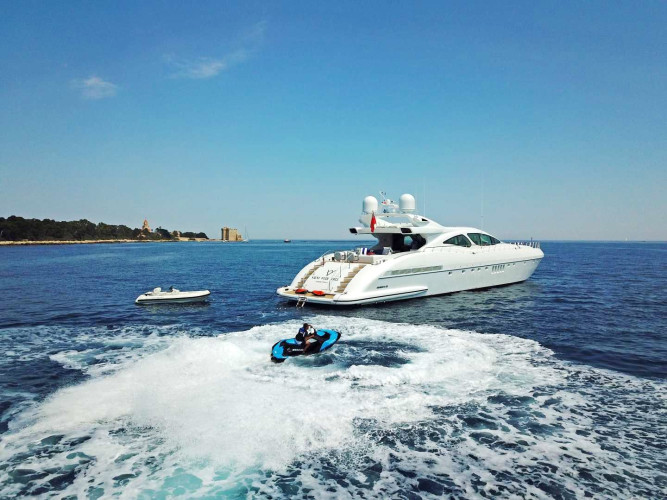 Veni Vidi Vici Superyacht Charter